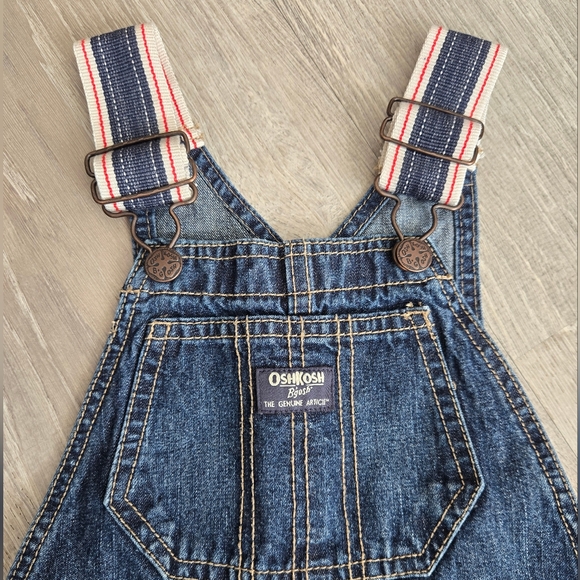 OshKosh B'gosh Blue Denim Shorts Overalls Size 4T - Picture 2 of 4